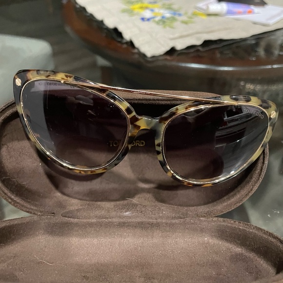 Tom Ford sunglasses 🕶️ - Picture 5 of 6